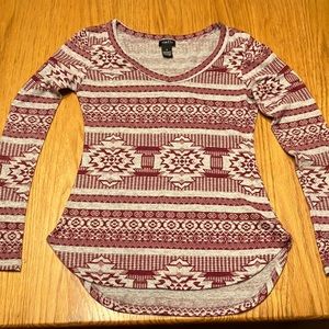 EUC sz S Rue 21 burgundy / gray LS knit top